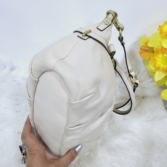 Coach Maddison Cream Leather used - Picture 13 of 16